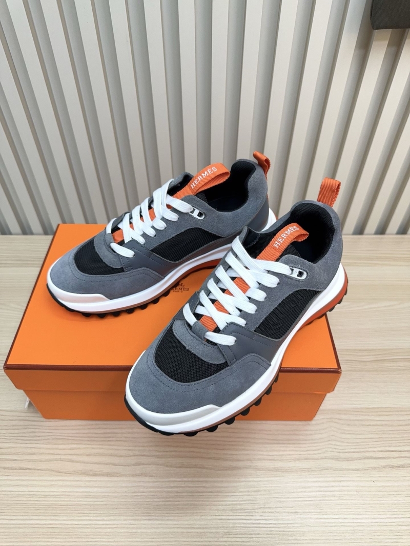 H**me5 sneaker